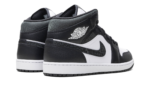 Air Jordan 1 Mid 3